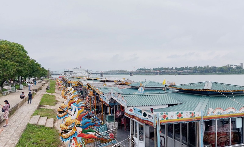 Bảo vệ môi trường trong phát triển du lịch ở Thừa Thiên - Huế