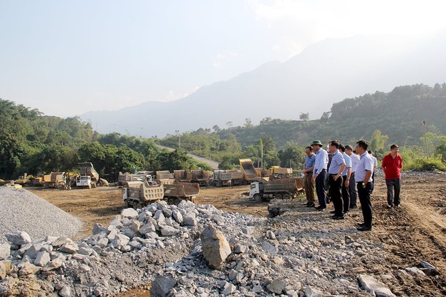 Lào Cai: Nhiều doanh nghiệp vi phạm quy định trong khai thác khoáng sản