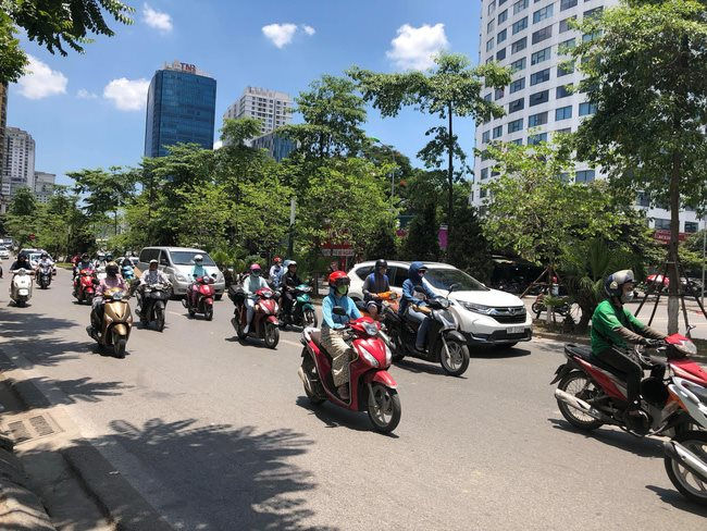 Bắc Bộ và Trung Bộ nắng nóng, Tây Nguyên và Nam Bộ mưa dông