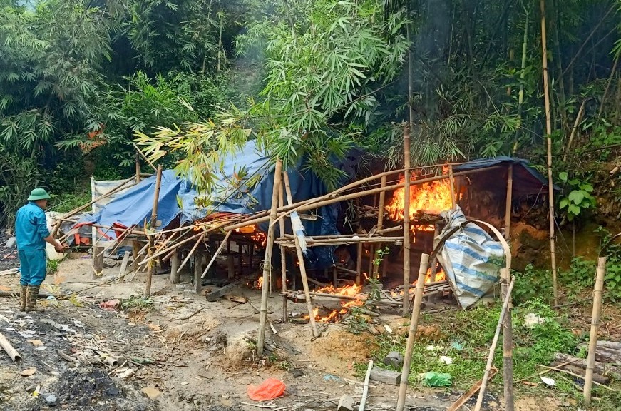 Ngăn chặn tình trạng khai thác vàng trái phép tại huyện Đắk Glong