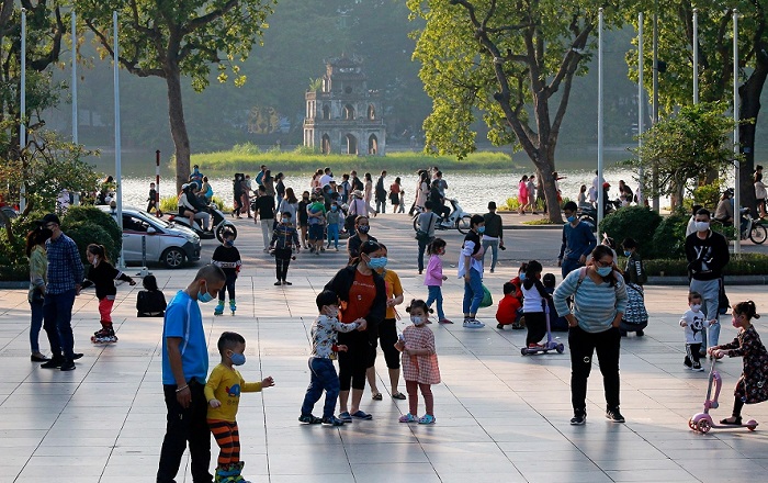 Tin thời tiết ngày 6/11: Bắc Bộ nắng hanh kéo dài, Nam Bộ mưa dông chiều tối