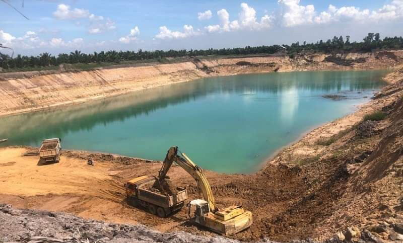 Quyết liệt trong việc thu hồi, đóng cửa các các hầm đất đã khai thác