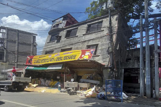 Philippines ghi nhận hơn 800 dư chấn sau động đất