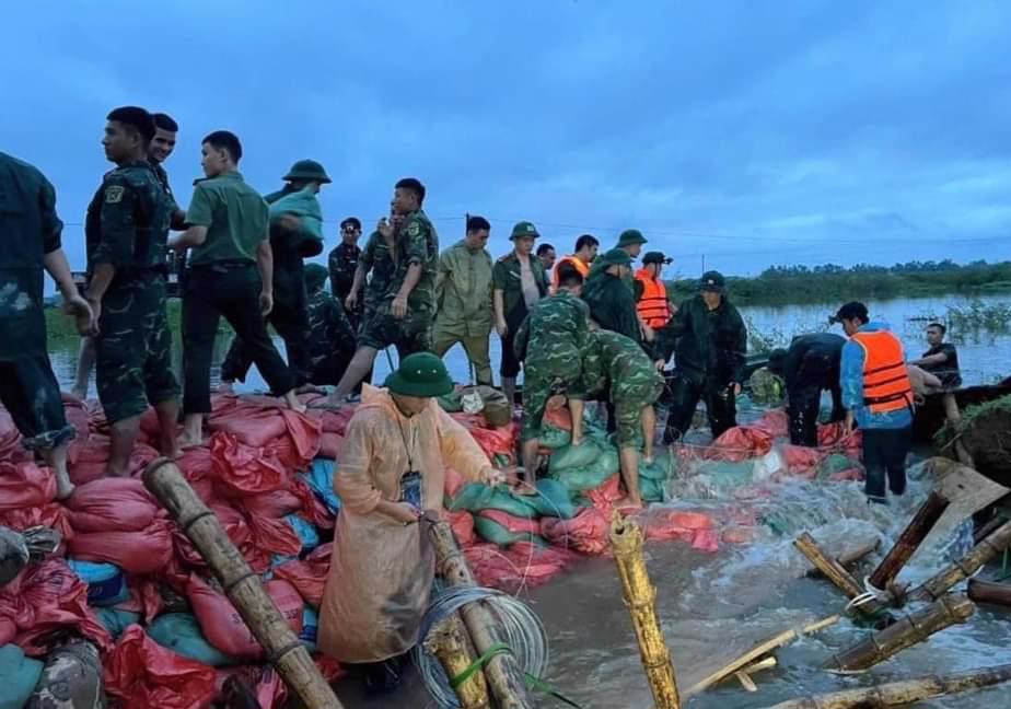 Nghệ An: Khắc phục xong sự cố vỡ đê ở Hưng Nguyên
