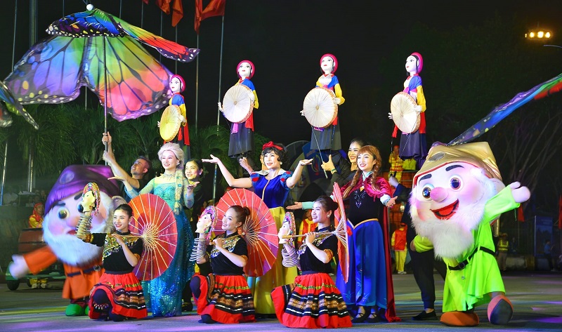 Festival Ninh Bình 2022: Nhộn nhịp Lễ hội đường phố và Đại nhạc hội