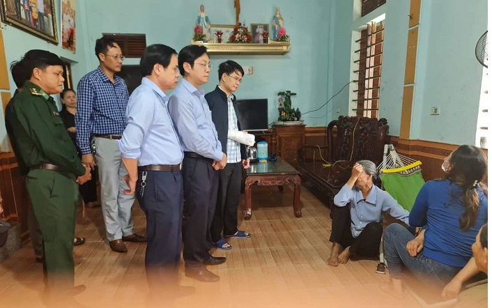 Hà Tĩnh: Tìm thấy thi thể 3 ngư dân mất tích sau va chạm tàu trên biển