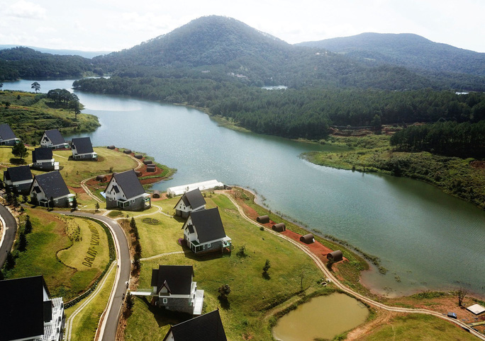 Buộc tháo dỡ nhiều công trình trái phép trong Khu du lịch quốc gia hồ Tuyền Lâm
