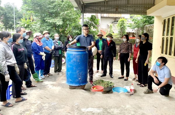 Hội LHPN xã Bù Nho ra mắt mô hình Phân loại rác thải tại nguồn của thôn Tân  Bình