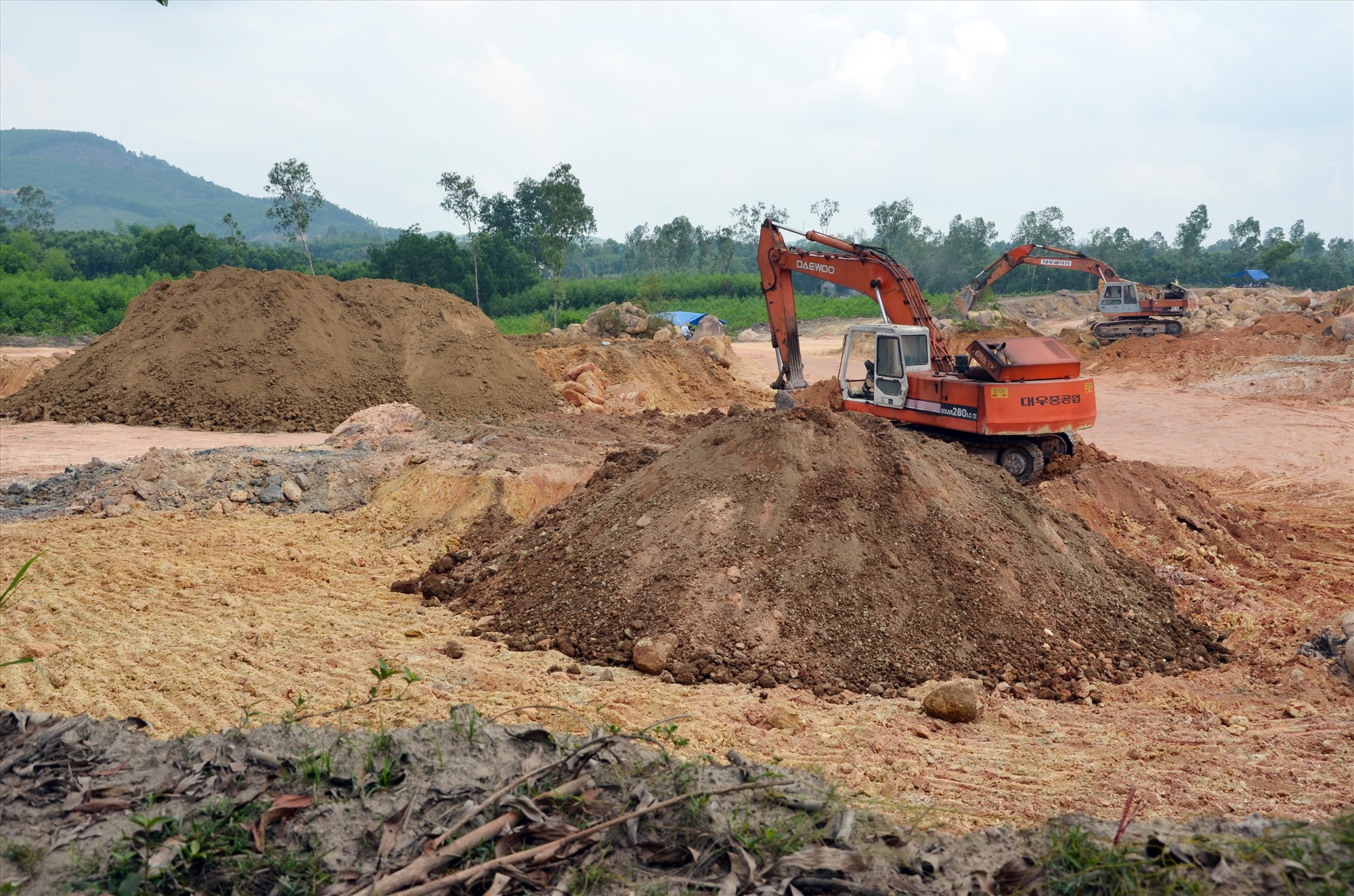 Tăng cường quản lý hoạt động khai thác đất làm vật liệu xây dựng