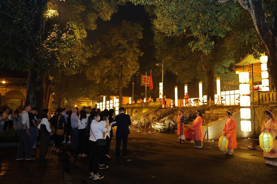 Hà Nội thu hút du khách với sản phẩm du lịch ban đêm