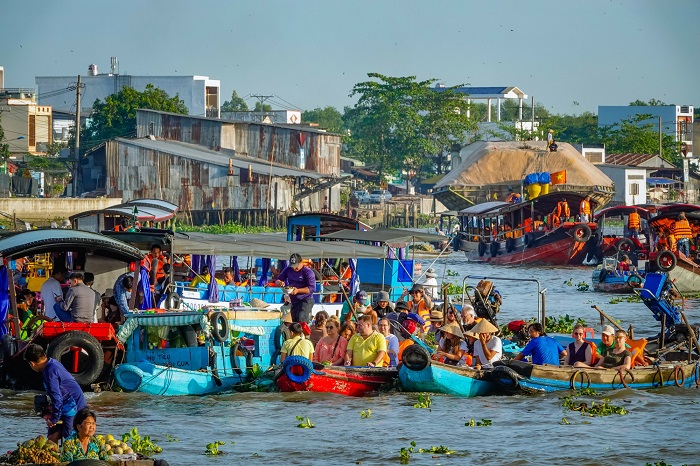 Chợ nổi Cái Răng – Trải nghiệm du lịch độc đáo miền sông nước