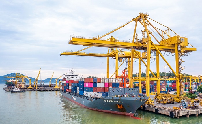 Phát triển logistics kết nối với vùng kinh tế trọng điểm miền Trung