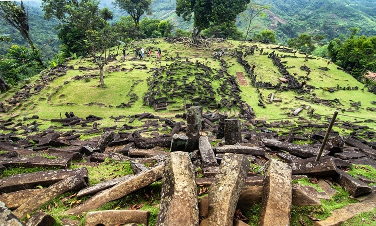 Indonesia phát hiện kim tự tháp cổ nhất thế giới