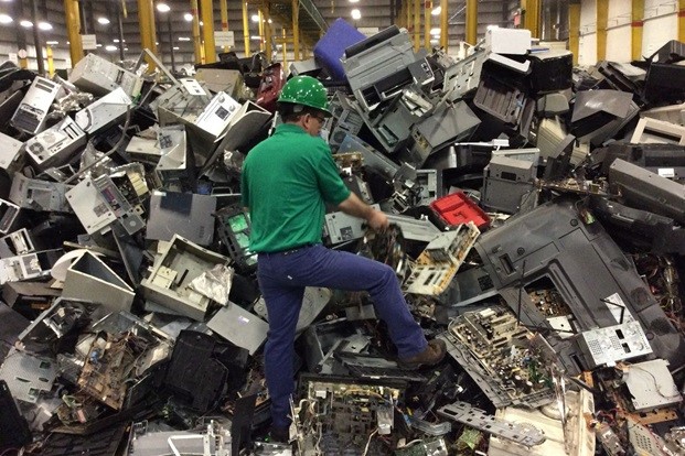 Nhiều thách thức trong tái chế rác thải điện tử