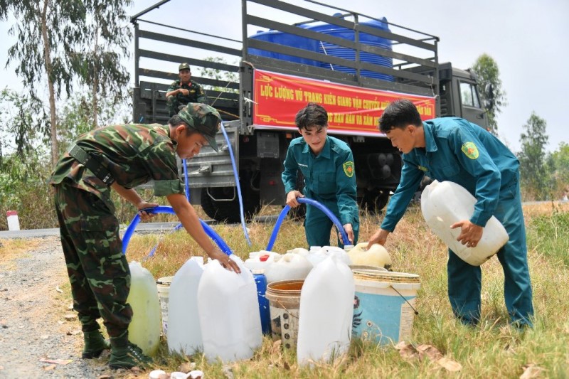 Kiên Giang: Hỗ trợ nước sinh hoạt cho người dân vùng biên giới