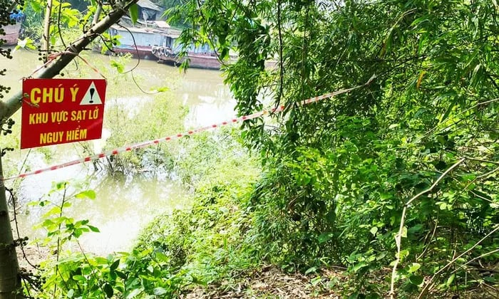 Lạng Giang (Bắc Giang): Khẩn trương xử lý sự cố sạt lở bãi sông xã Dương Đức