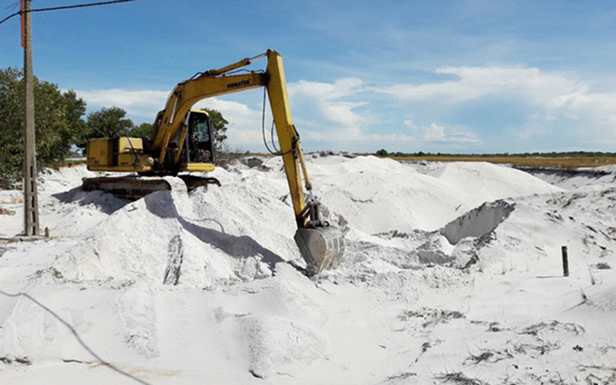Quảng Nam: Doanh nghiệp khai thác cát trắng vượt công suất cho phép
