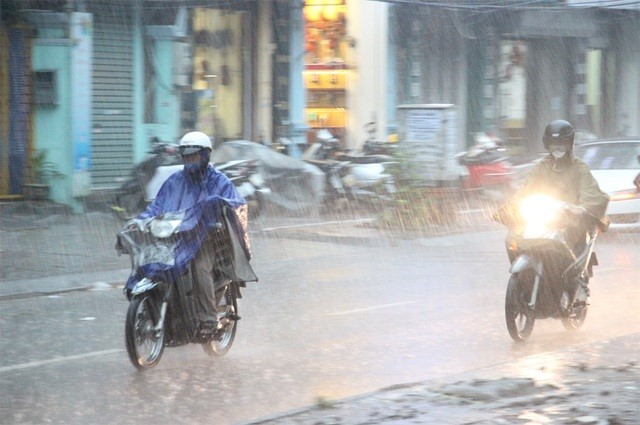 Tin thời tiết ngày 4/8: Bắc Bộ, Bắc Trung Bộ mưa dông kéo dài