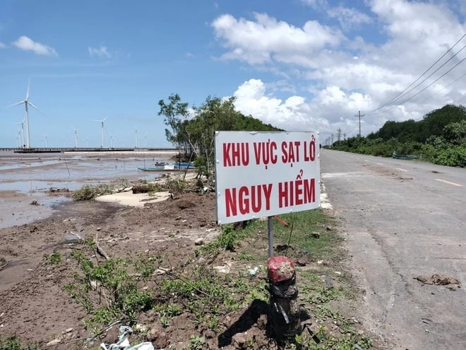 Bạc Liêu: Công bố tình huống khẩn cấp sạt lở đê biển Đông