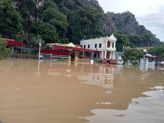 Gia Viễn (Ninh Bình): Hơn 600 hộ dân bị cô lập do nước lũ