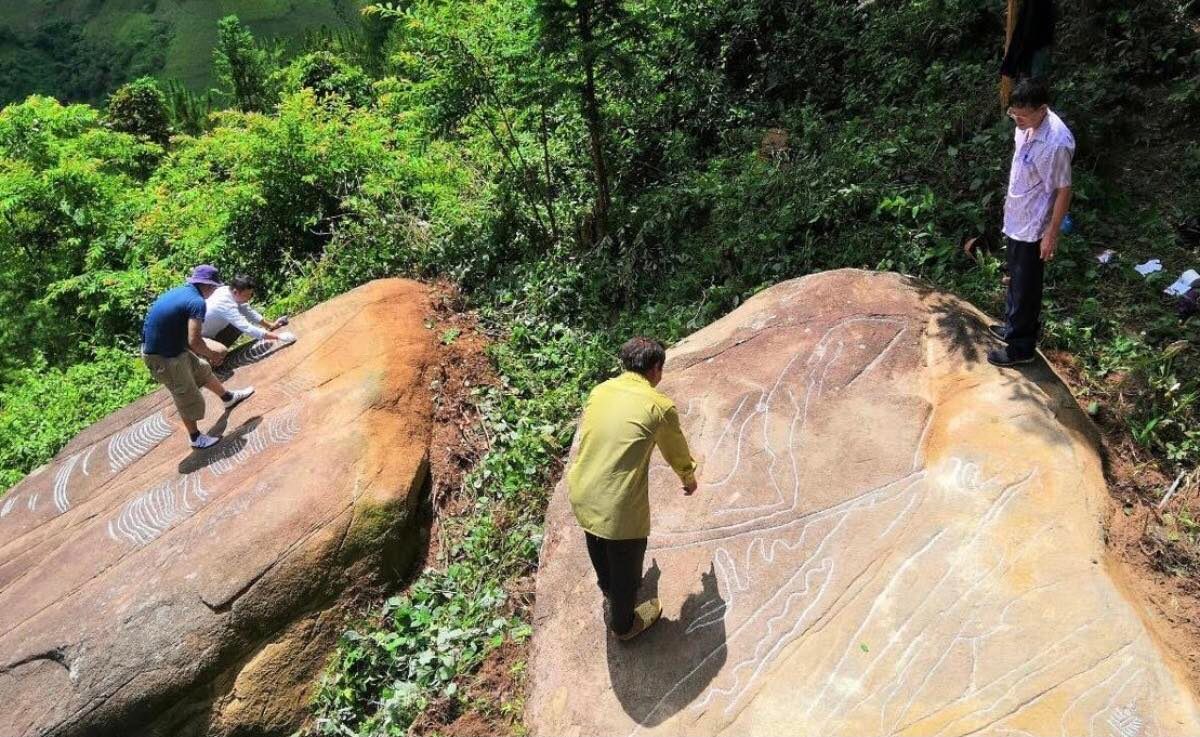 Những thửa ruộng bậc thang khắc trên đá ở Mù Cang Chải