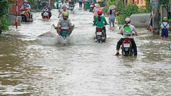 Vĩnh Long: Tập trung ứng phó với mưa lũ, triều cường