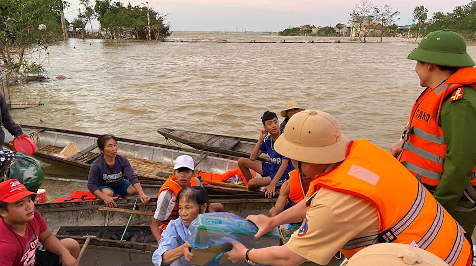 Bộ Công an: Chủ động ứng phó, khắc phục hậu quả mưa lũ