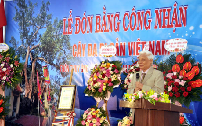 Chủ tịch Hội Bảo vệ Thiên nhiên và Môi trường Việt Nam dự Lễ vinh danh Cây Di sản tại Thường Tín