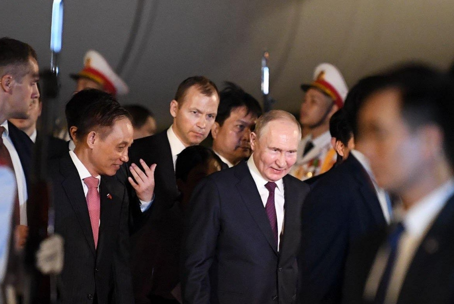 Tổng thống Nga Putin đến Hà Nội