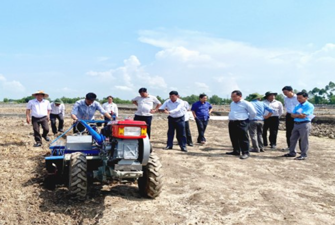 Nghiên cứu, chế tạo máy gieo hạt đa năng tại Đồng bằng sông Cửu Long