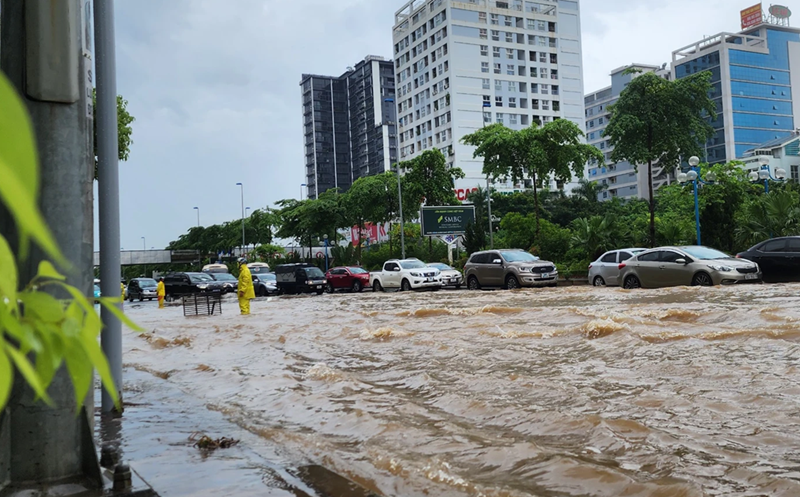 Khu vực Hà Nội ‘hứng’ hàng nghìn lượt sấm sét, miền Bắc tiếp tục mưa lớn