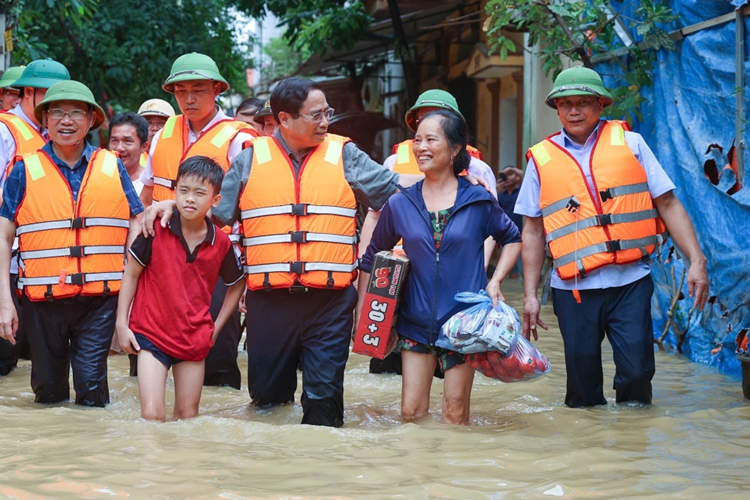 Thủ tướng: Đảm bảo an toàn mới cho học sinh đến trường, lưu ý giữ gìn vệ sinh môi trường