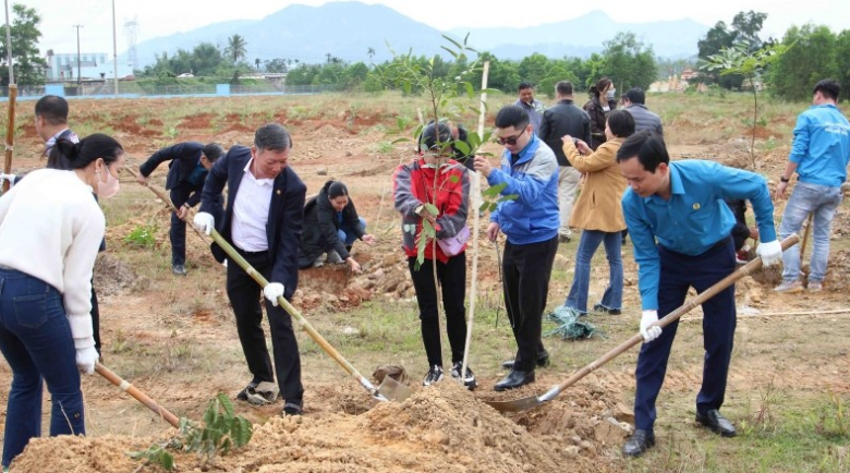 Nhiều địa phương đồng loạt ra quân trồng cây đầu xuân