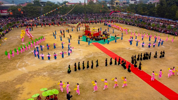 Lễ hội Lồng Tông thu hút đông đảo người dân, du khách tham gia