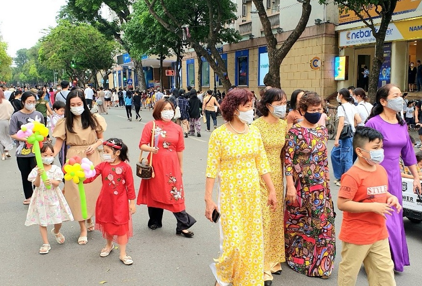 [Photo Story] Các điểm tham quan tại Hà Nội thu hút khách trong những ngày nghỉ lễ