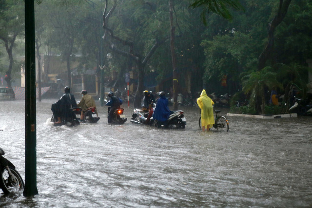 Hà Nội có hơn 10 khu vực “điểm đen” về ngập úng