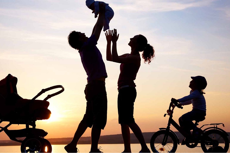 Người đứng sau