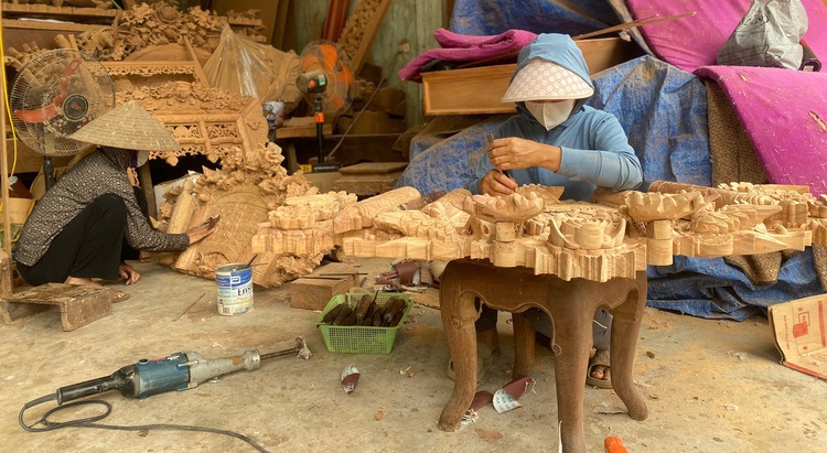 Ninh Bình: Làng nghề mộc La Xuyên tất bật “chạy đua” với đơn hàng Tết