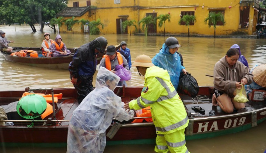 Khẩn trương ổn định đời sống người dân vùng bị ảnh hưởng bởi thiên tai