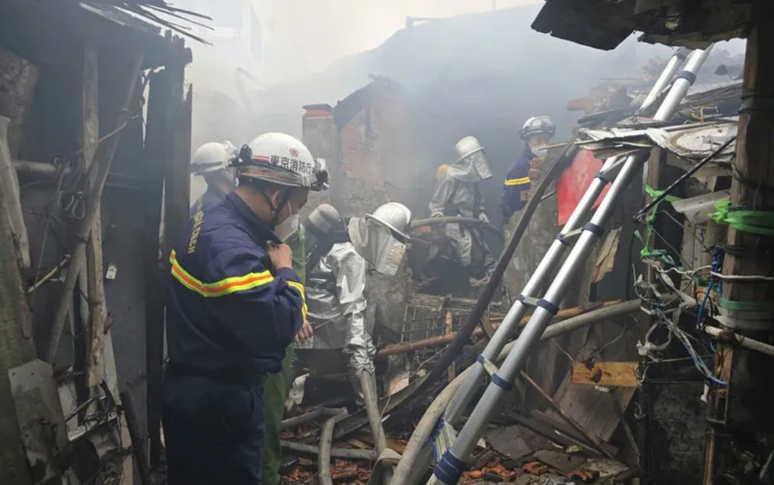 Hà Nội: Cháy lớn tại phường Tây Mỗ khiến 1 người thiệt mạng