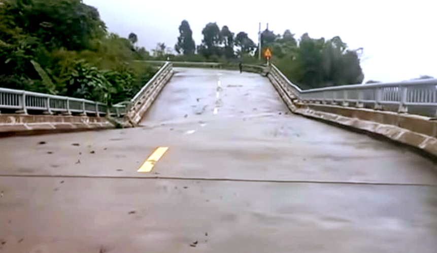 Công bố tình huống khẩn cấp sau sự cố nghiêng cầu trên đường Hồ Chí Minh