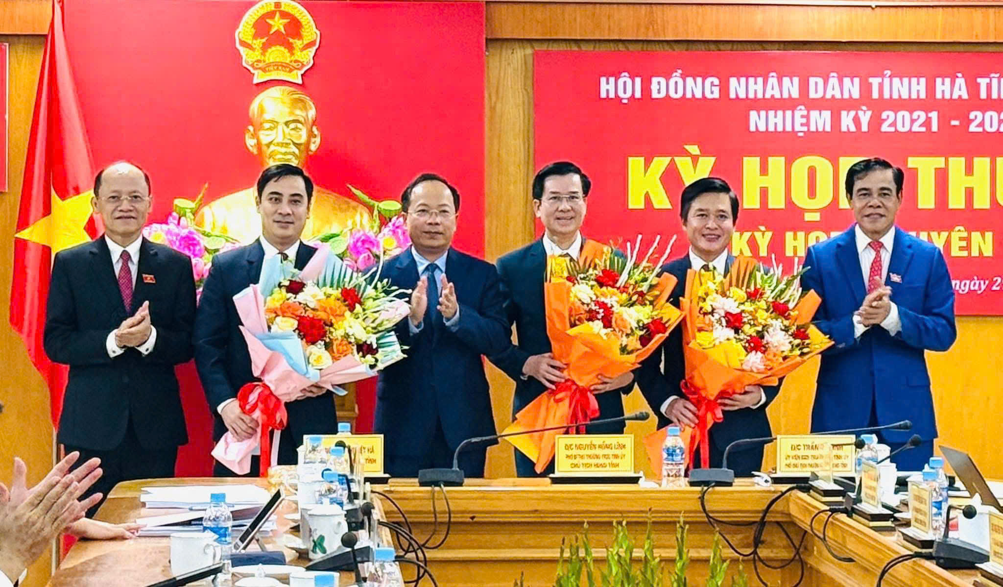 Hà Tĩnh: Bầu bổ sung nhiều chức danh lãnh đạo và thông qua nhiều Nghị quyết quan trọng