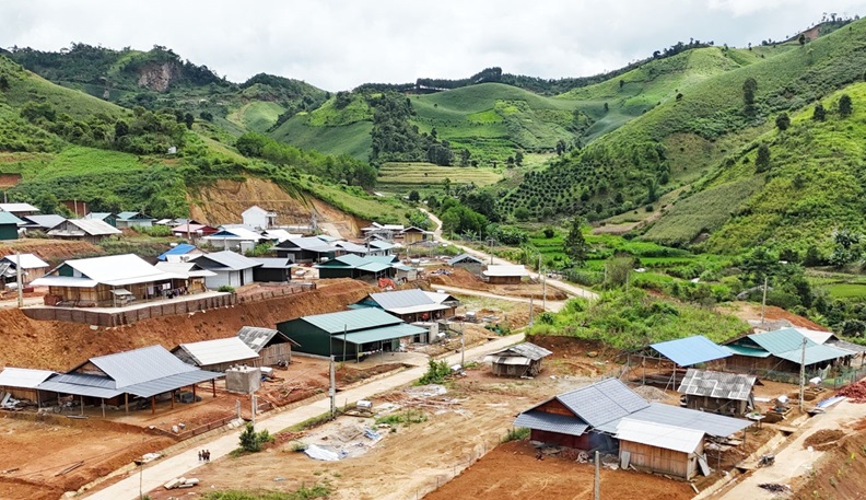 Gấp rút hoàn thành các khu tái định cư sau lũ, ổn định đời sống Nhân dân