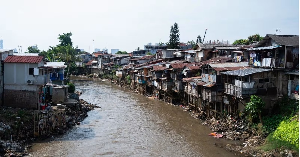 Indonesia phá dỡ công trình xây dựng trái phép dọc bờ sông, hồ chứa