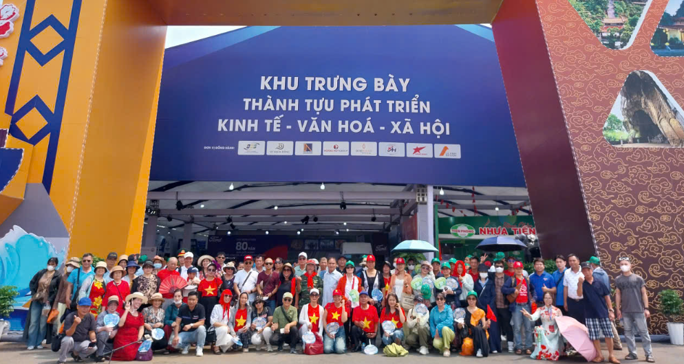 Hải Phòng đưa đón miễn phí người dân tham quan Triển lãm thành tựu đất nước
