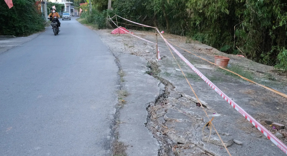 Phú Thọ: Công bố tình huống khẩn cấp do sạt lở, nứt đê Cà Lồ - Nam Viêm