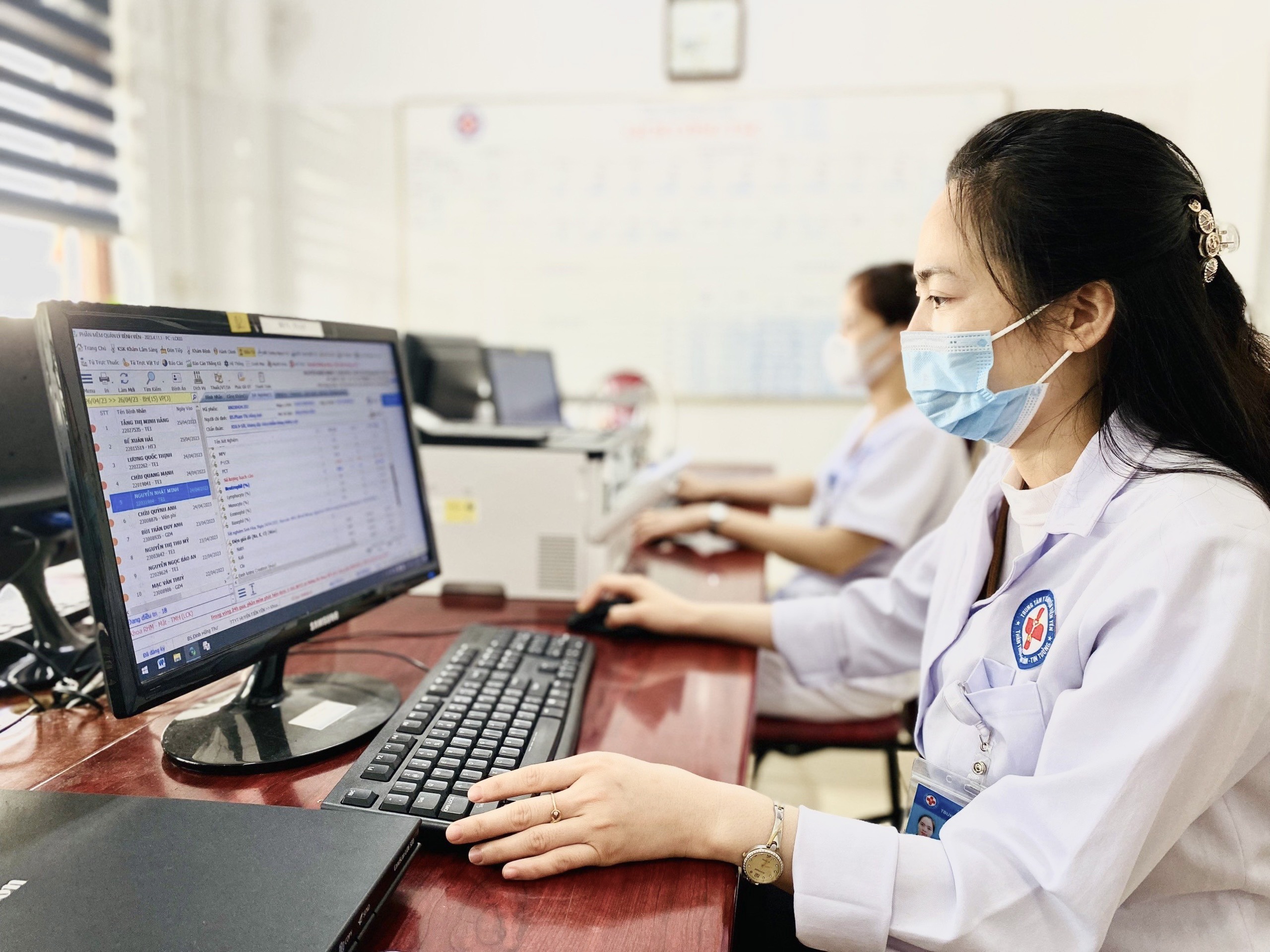 Ứng dụng chuyển đổi số trong quản lý, khám chữa bệnh