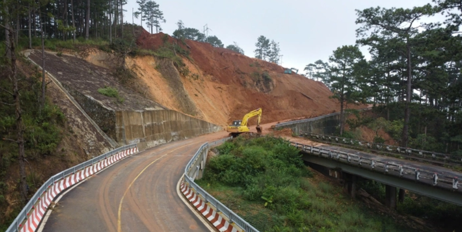 Thông đèo D’ran Đà Lạt sau thời gian bị sạt lở do mưa lớn