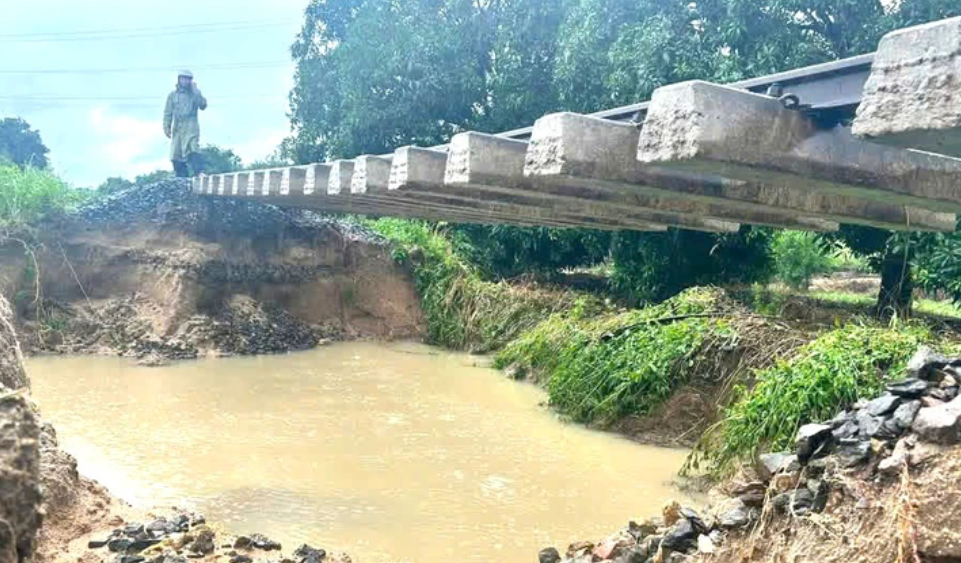 Công bố tình huống khẩn cấp do thiên tai đối với tuyến đường sắt Hà Nội - TP.HCM