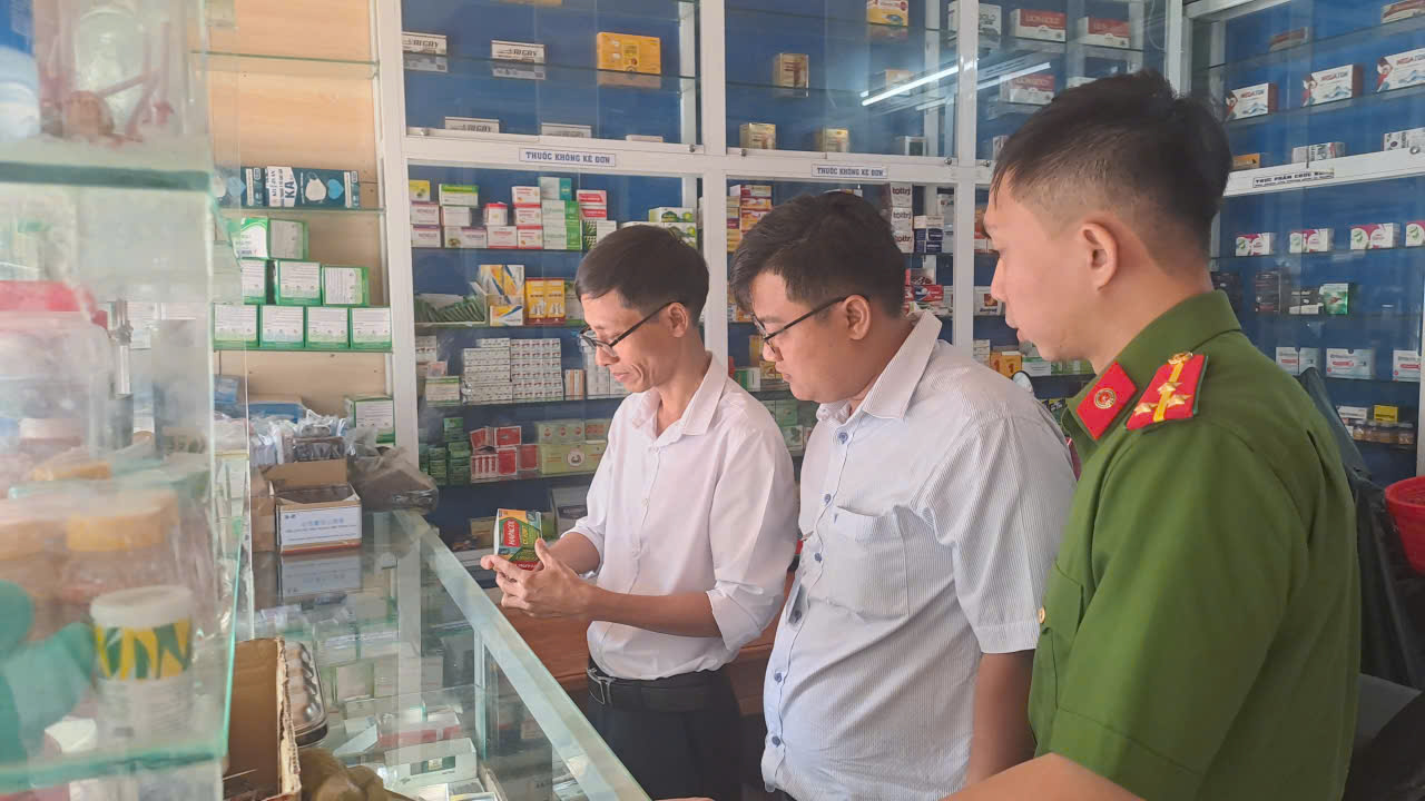 Bàu Bàng: Tăng cường kiểm tra cơ sở hành nghề y, dược và kinh doanh mỹ phẩm